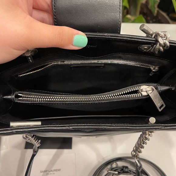 YSL
Black Quilted Y Leather Small LouLou Shopping Crossbody Tote Bag - Picture 15 of 16